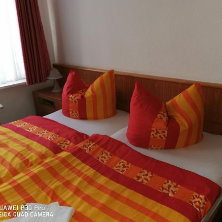 Pension Am Stadion Koelleda Екстер'єр фото